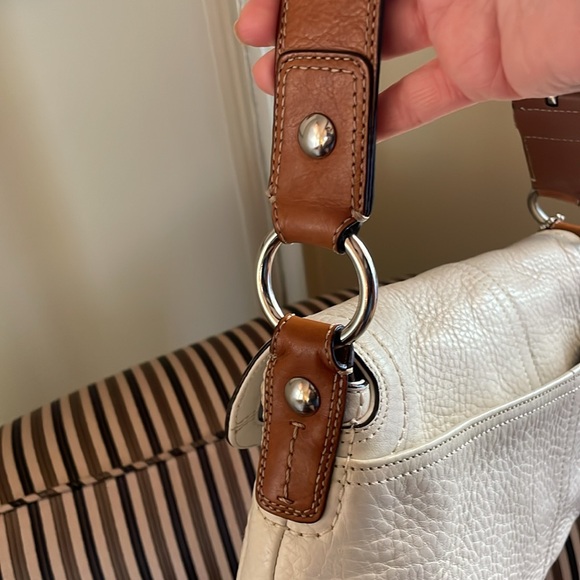 Y2K/vintage coach F13105 pebbled leather SOHO off white with tan shoulder bag - Picture 5 of 14
